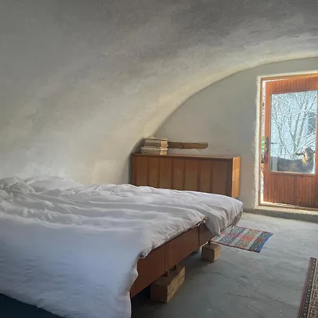 Cozy 100-year-old Granary With A Stove And Goats Prázdninový dům