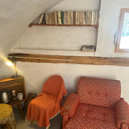 Prázdninový dům Cozy 100-year-old Granary With A Stove And Goats