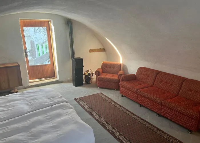 בית נופש Cozy 100-year-old Granary With A Stove And Goats *