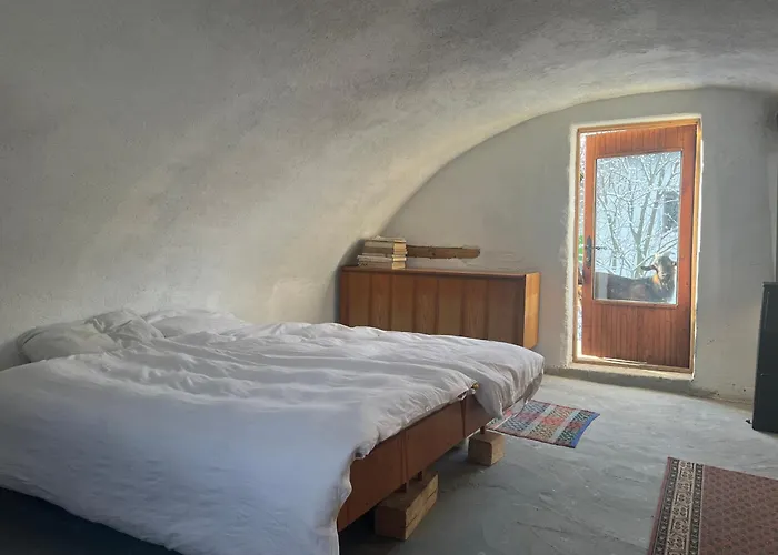 Cozy 100-year-old Granary With A Stove And Goats Prázdninový dům